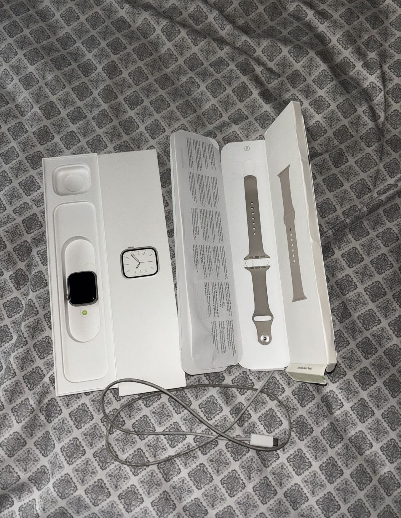 Apple Watch Series 7 41mm *cracked back