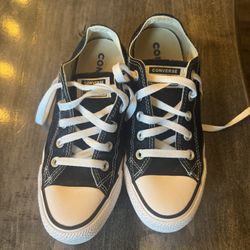Converse Chuck Taylors Low
