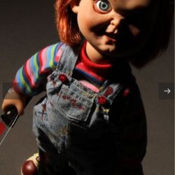 Mezco Childs Play Ultimate Talking Chucky Doll 15"