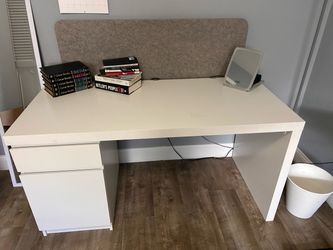 IKEA MICKE White Desk