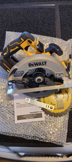 Dewalt 7 1/4" 20v Flexvolt Advantech Circular Saw.  Tool Only $130 firm