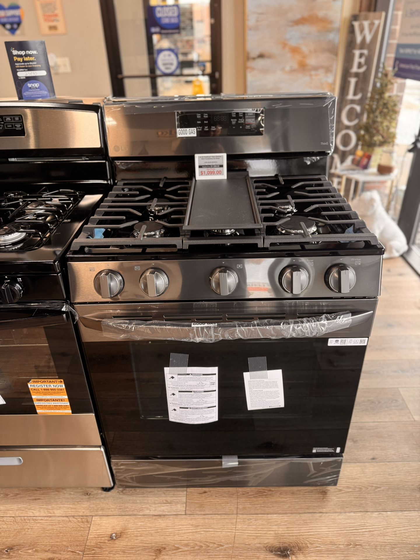 New LG 5.8 Cu. Ft. PrintProof Black Stainless Steel Smart Wi-Fi Enabled Fan Convection Gas Range With Air Fry & EasyClean - LRGL5823D