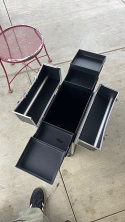 Make up box carrier