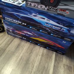 Pro Boat Sonicwake 24 Brushless RC Boat available in two different colors to choose from