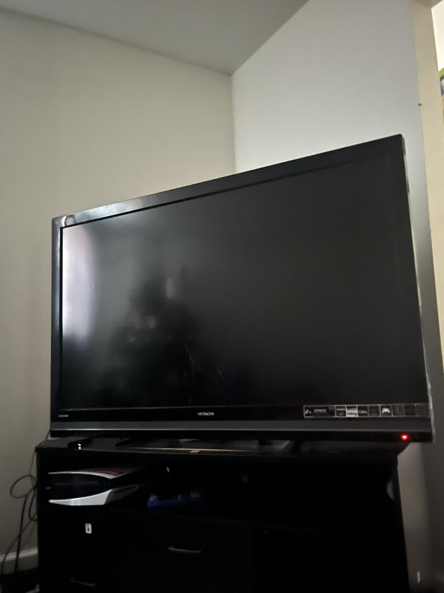 Hitachiw 55” TV