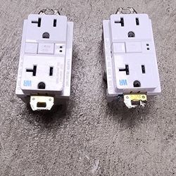 Two 20 amp gfi outlet 