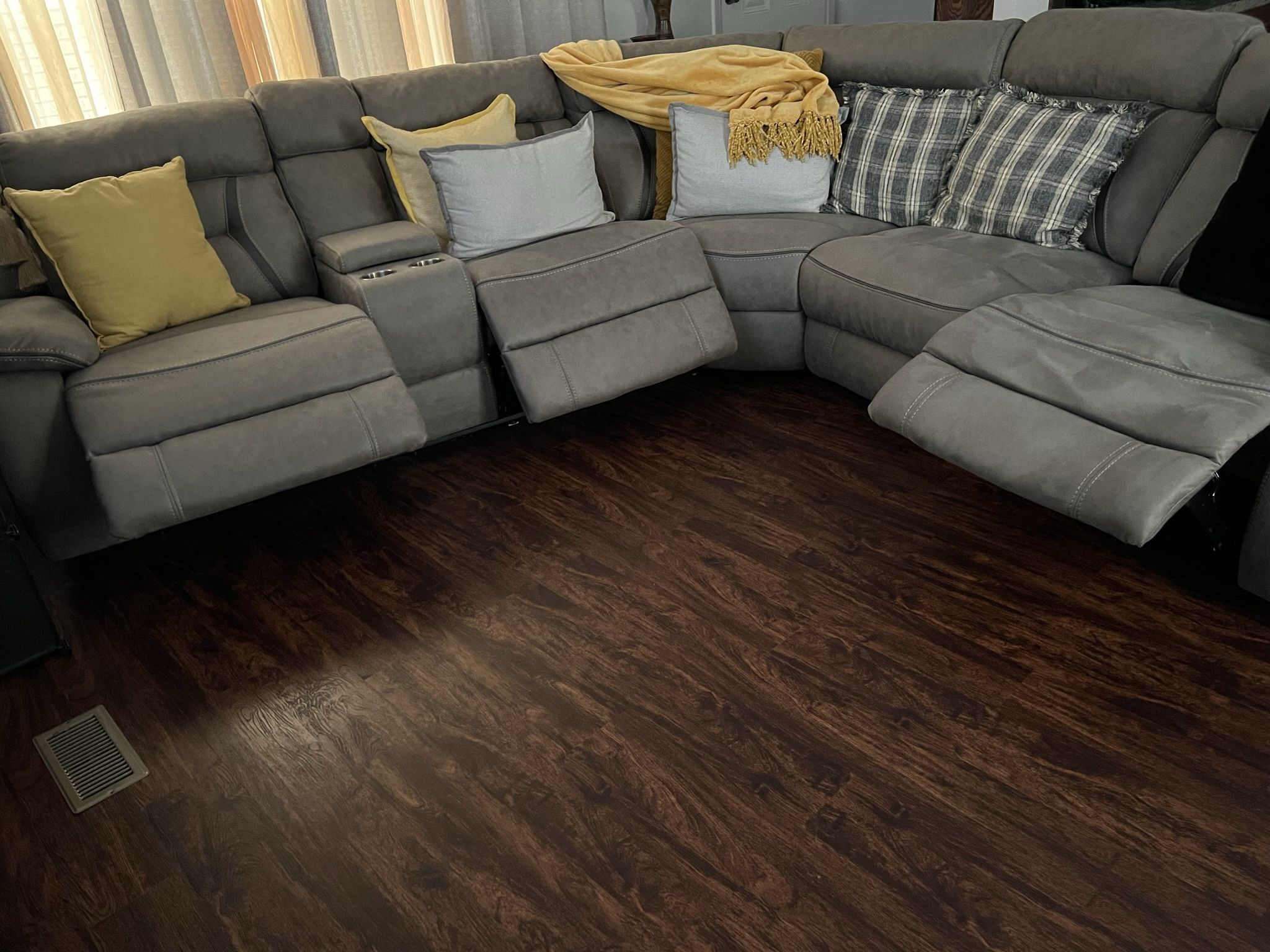 7 PIECE SECTIONAL W/ 3 RECLINERS