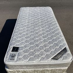 FREE DELIVERY : Twin Bed