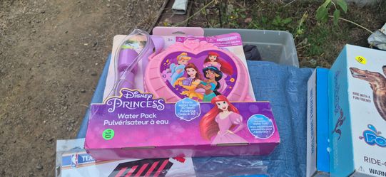 Nèw disney princess water squirter backpack