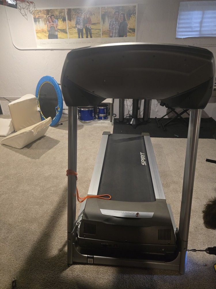 Spirit Treadmill XT385