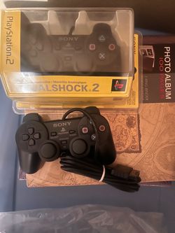 PLAYSTATION 2 Comtrollers