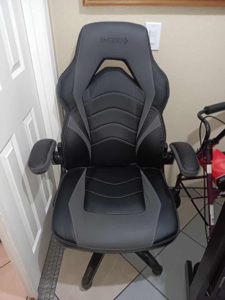 Staples Emerge Vortex Bonded Leather Gaming Chair for Sale in