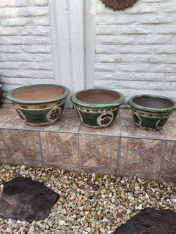 Set Of 3 Large Planters Like New