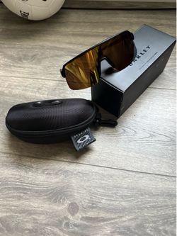 Oakley men sunglasses