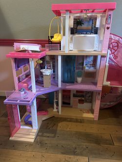 Barbie Dream House 
