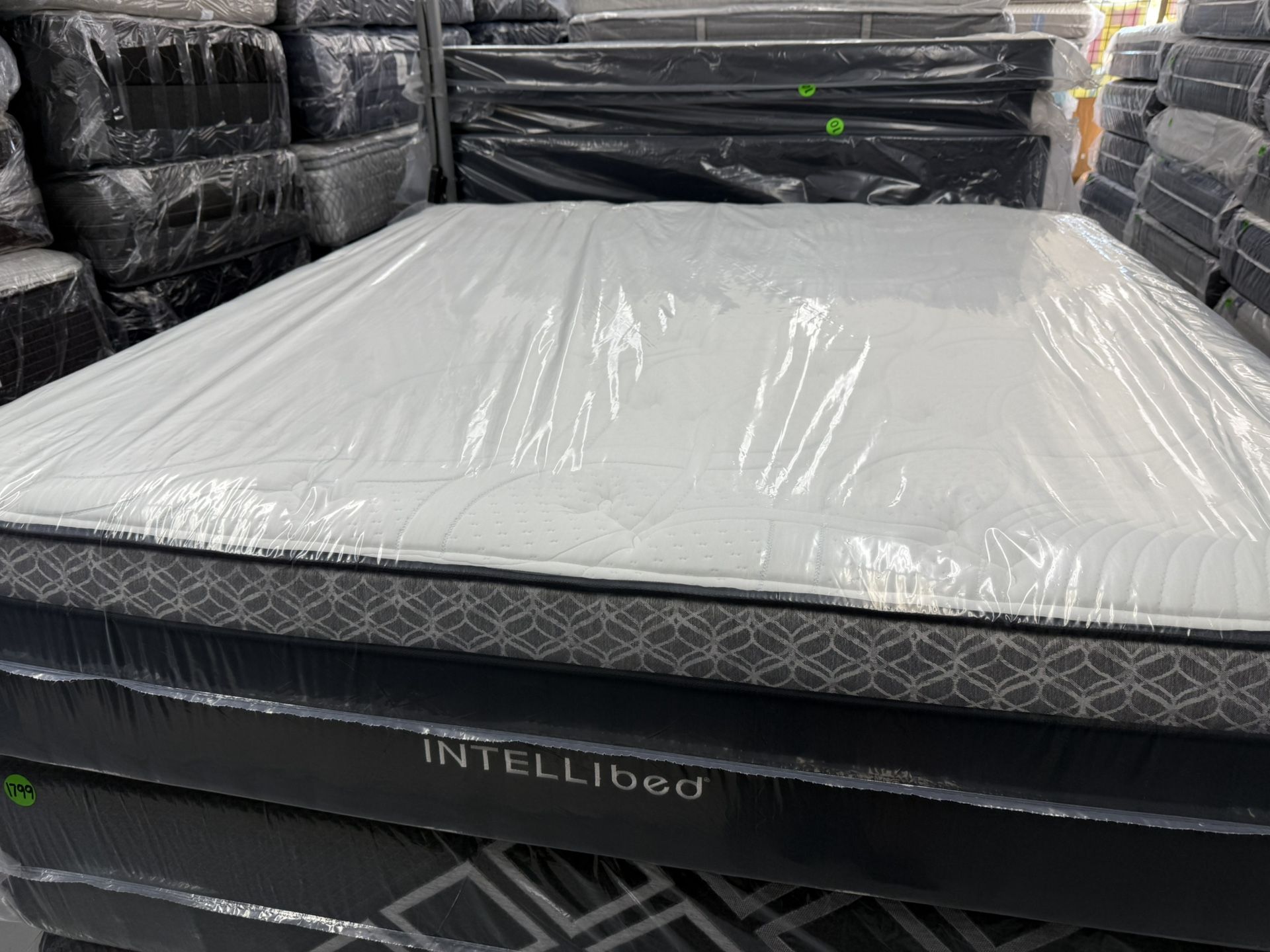 KING SIZE INTELLIBED “NIGHTFALL” MATTRESS & BOX SPRINGS BED SET