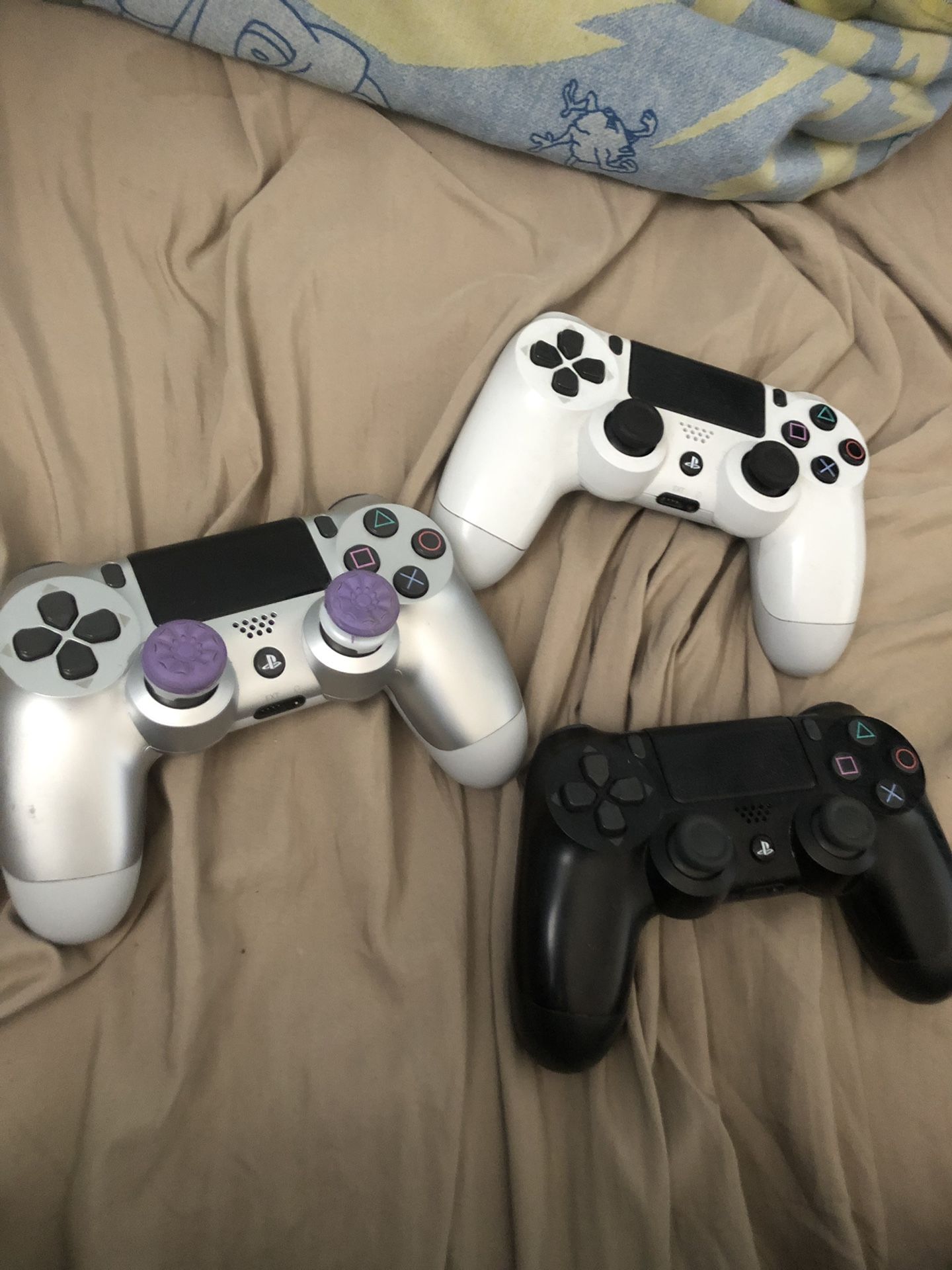 Ps4 controllers bundle