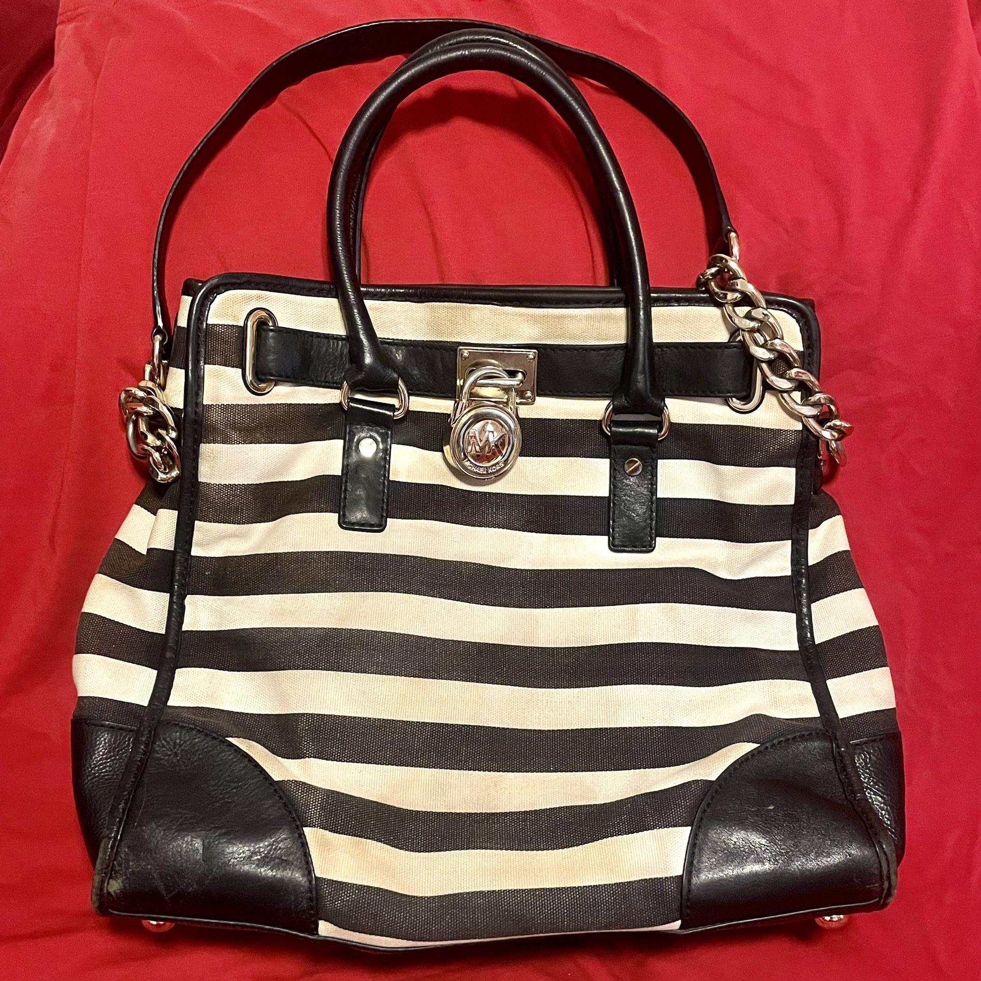 Womens Michael Kors Purse (L)