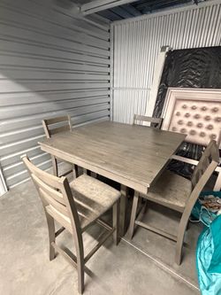 Counter Height Dining Table with 4 Chairs