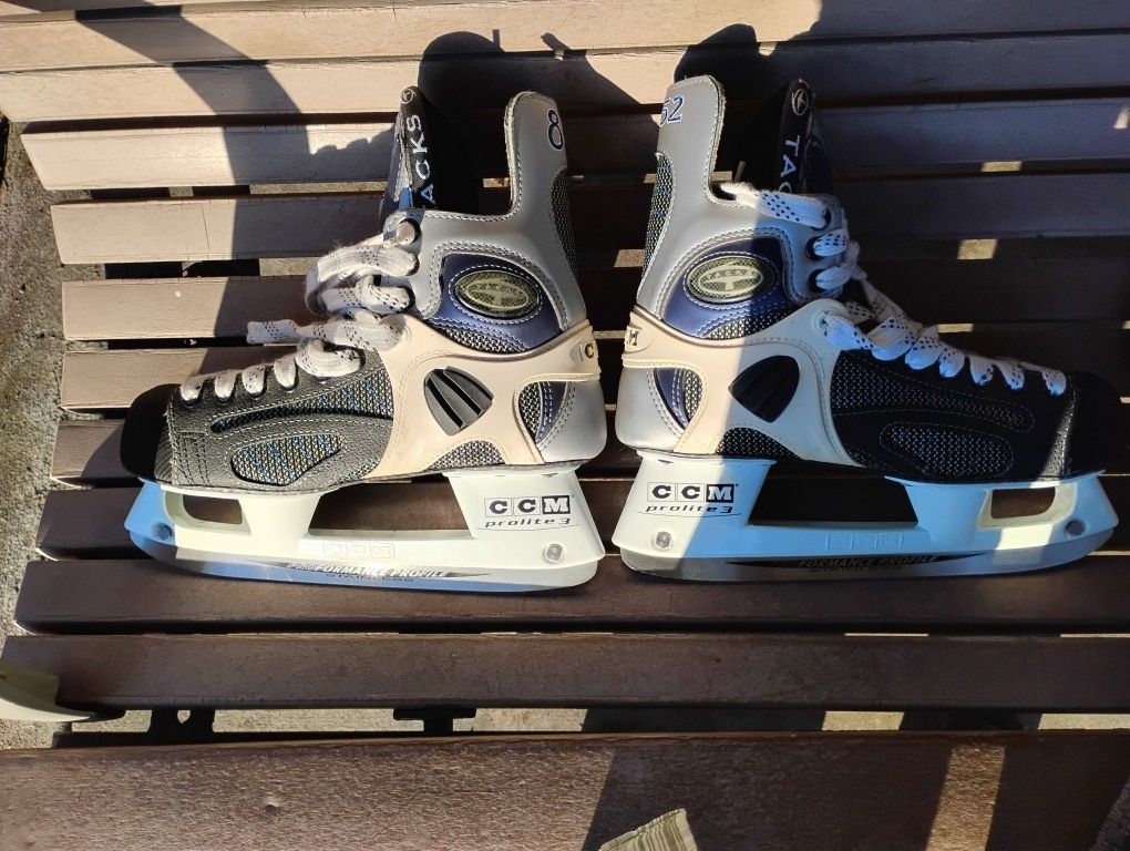 Ice Skates  Size 8 Mens Like New 