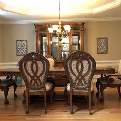Michael Amini By Aico Dining Set And China Cabinet 