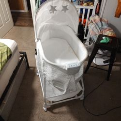 Delta Children Roller Bassinet