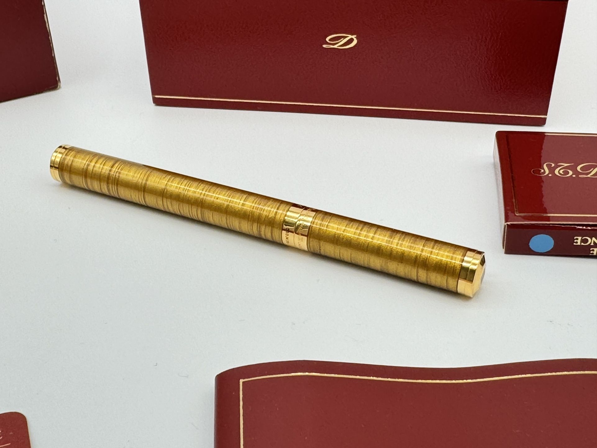 S.T. DUPONT PLUME LADY SHANTUNG CHINESE LACQUER FOUNTAIN PEN NEW 100%  GENUINE Collectibles