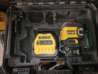DeWALT DCLE34520 20V MAX 5 Spot Green Line Laser Kit
