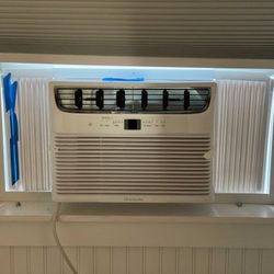Window AC Unit