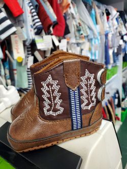 New Baby Boots Size 3