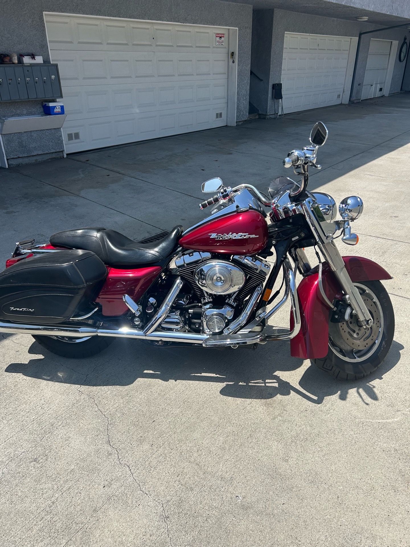 2004 Harley Davidson Road king classic (excellent condition)