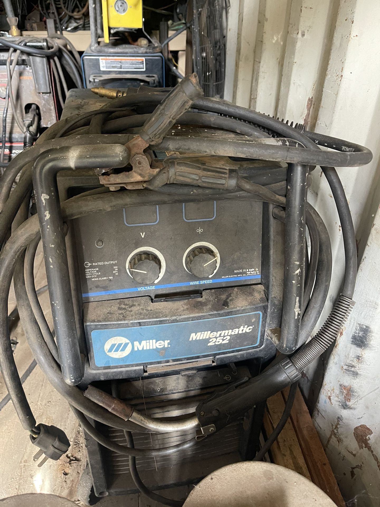 Miller Welder 252 MiG Welder