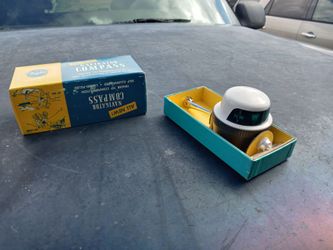 Car accessories sold here. Auto compass brujula