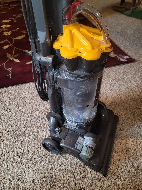 Lightly Used Dyson DC33