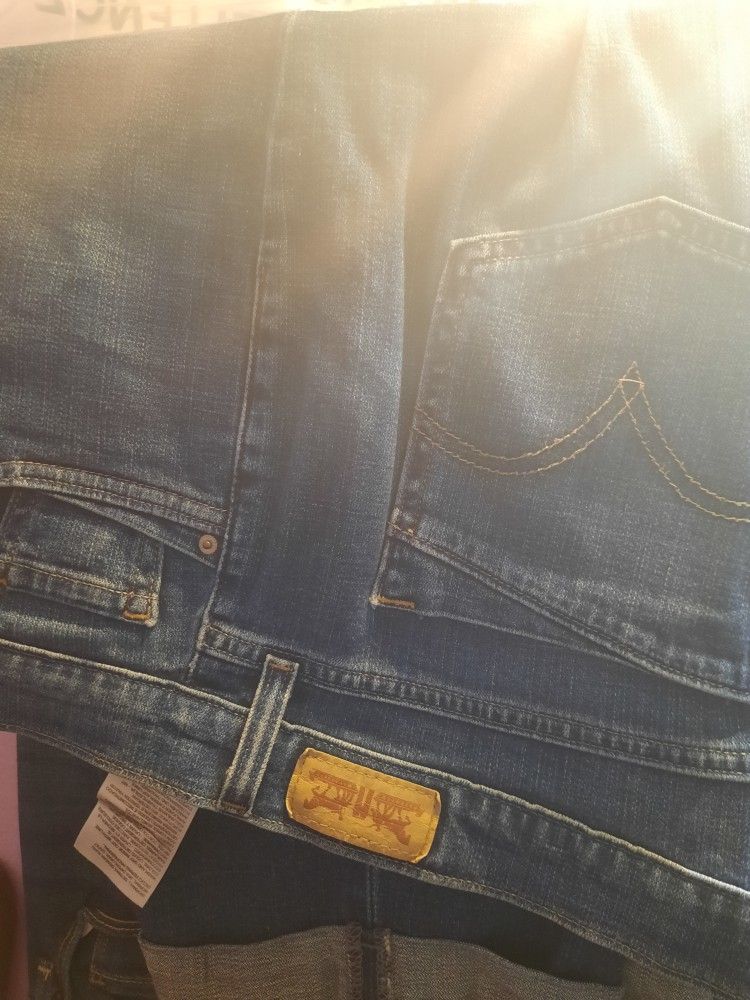 Ladies Levi Shorts