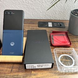Motorola Razr 2025 for Metro by T-mobile ONLY