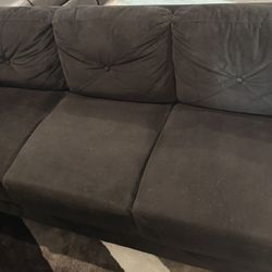 Black Sofa - Comfortable & Stylish 