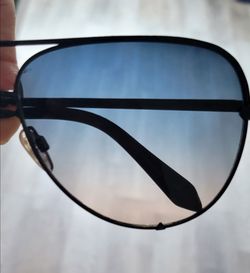 QUAY High Key 77711 – Black Frame / Green Taupe Fade Gradient Lenses