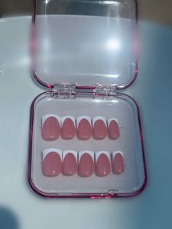 French tip press on nails