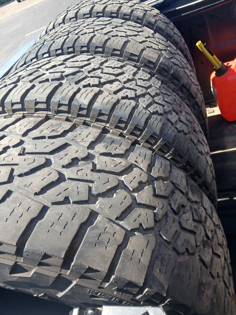 245/65R17 FALKEN WILDPEAK AT3 TIRES (4)