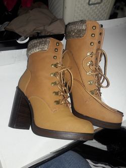 Heel boots