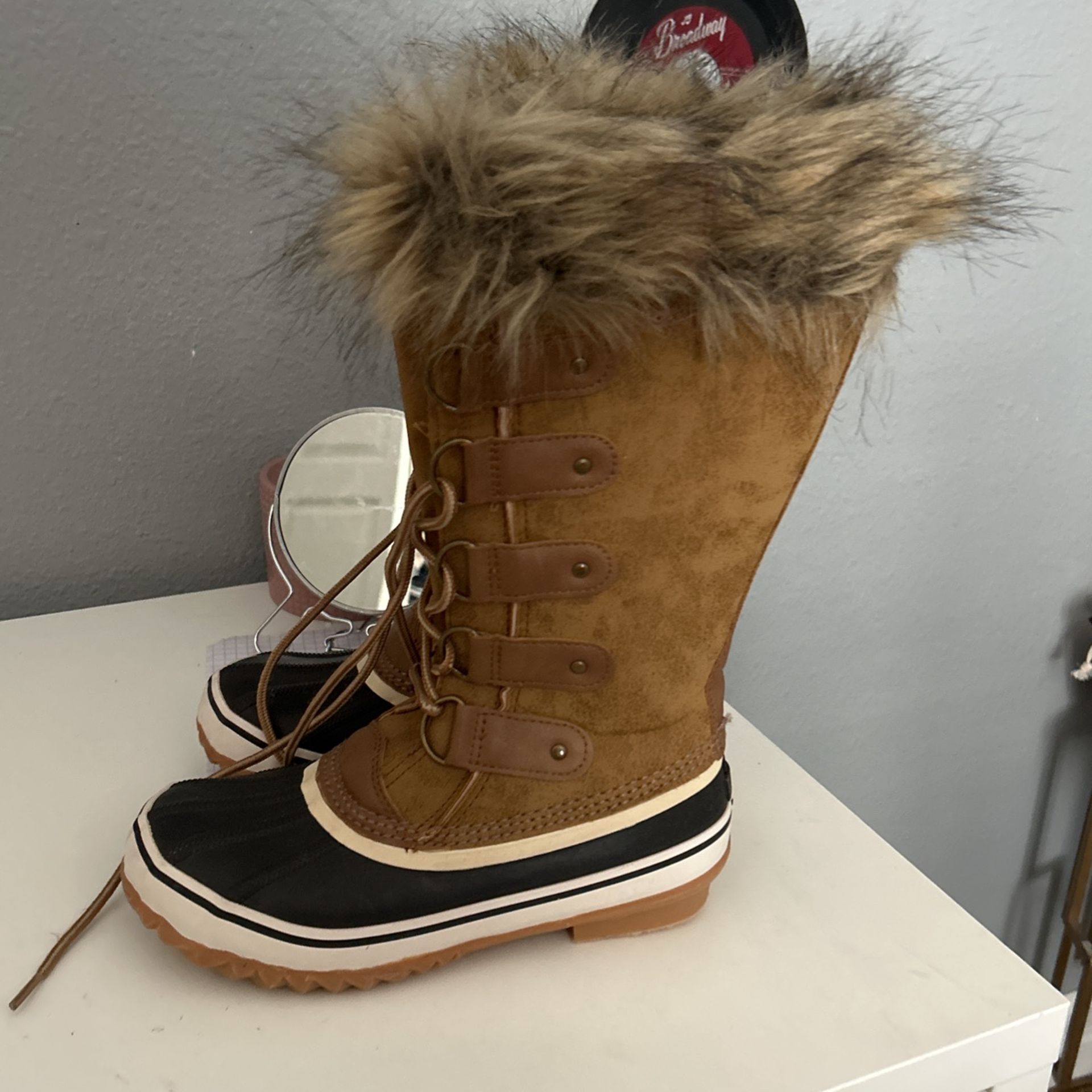 snow boots size 6