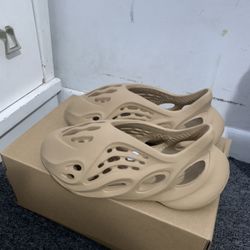 Yeezy Foam Runner 