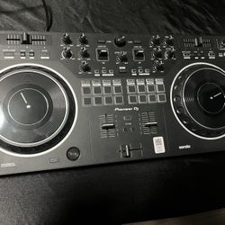 Pioneer DJ DDJ-REV DJ Controller 