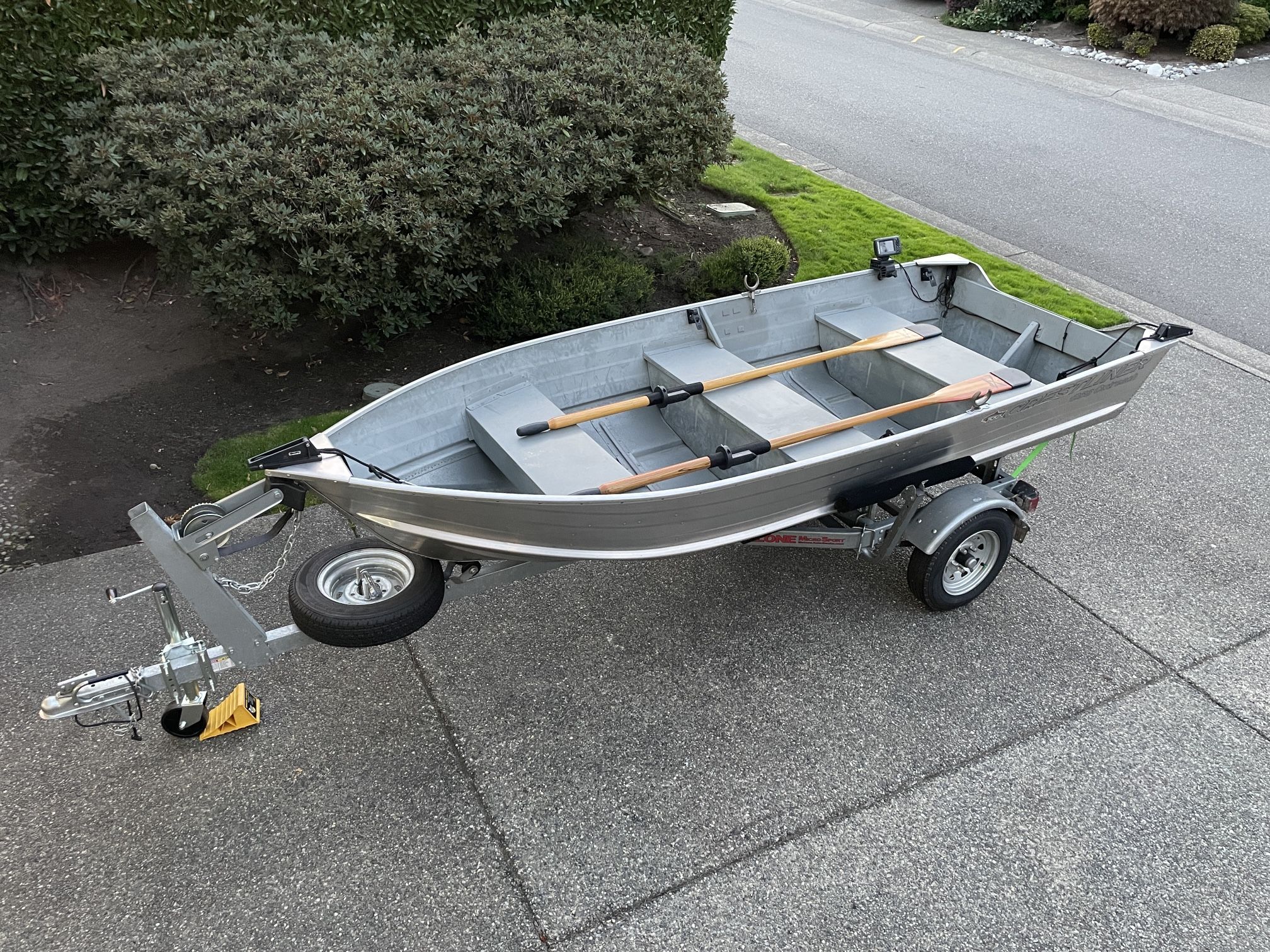 Crestliner 1258 Outreach with Trailer