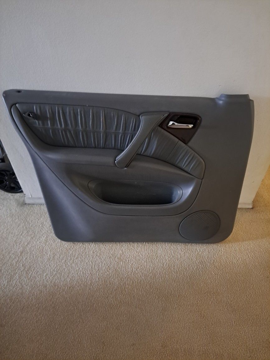 Driver Side Door Panel For 1999 ML320