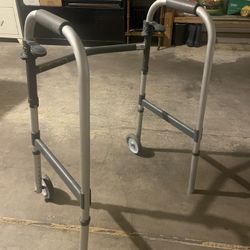 Foldable Frontwheel Walker 