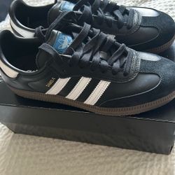 Black Adidas Sambas