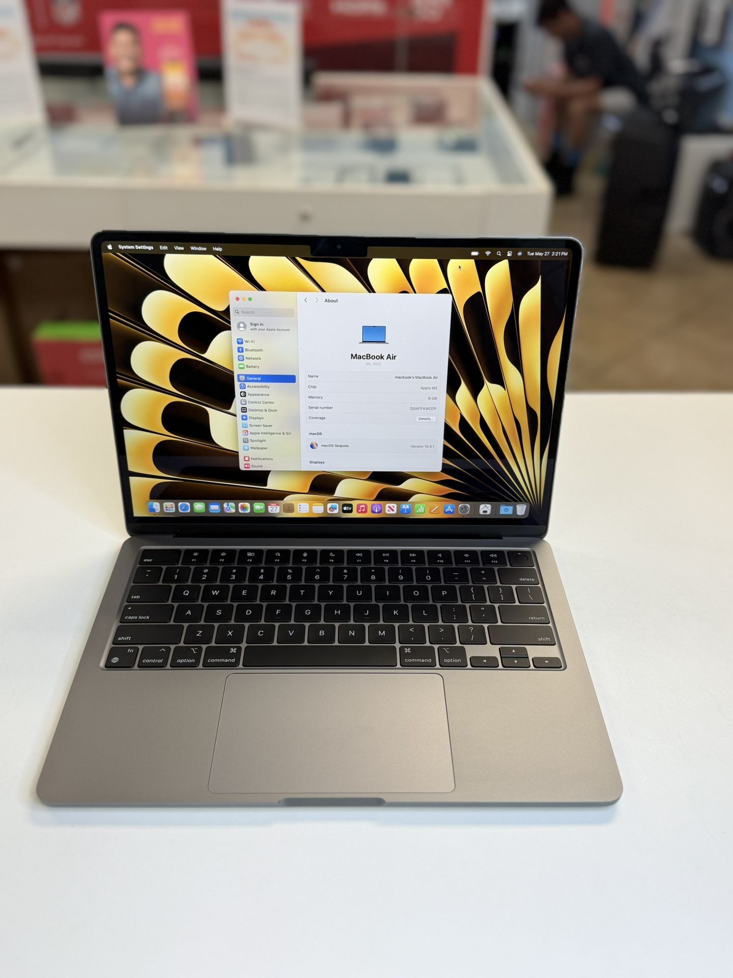 MacBook Air M2/512ssd Like New Battery cycle 1