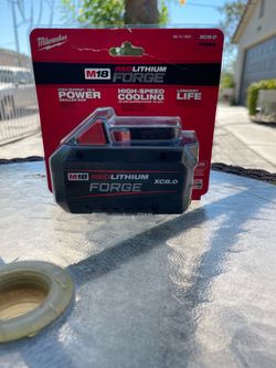 Milwaukee M18 18V Lithium-Ion REDLITHIUM FORGE XC 8.0 Ah Battery Pack